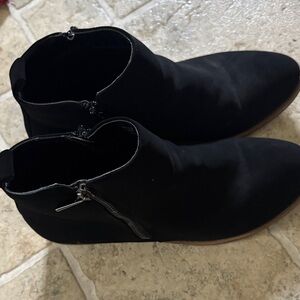 Classic Black women's Zipper Boots